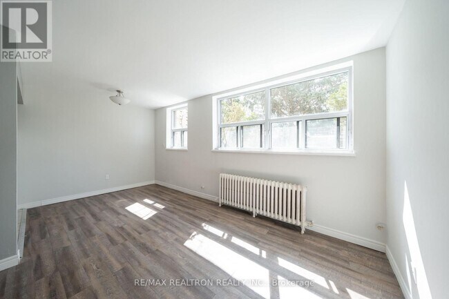 Photo - 799 Robinson St Unit 27