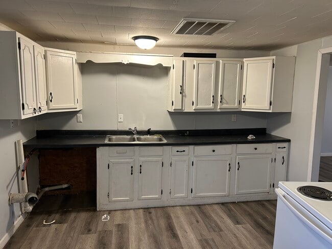 Building Photo - 715 S Jefferson St Unit 715