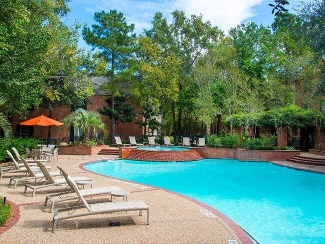 Resort Style Swimming Pool - Park at Armand Bayou