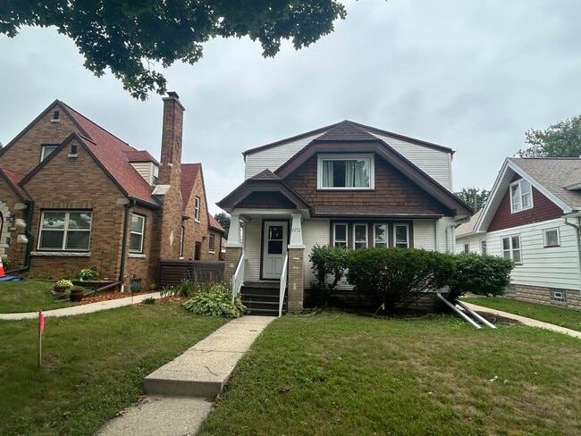 Photo - 4252 S 1st St