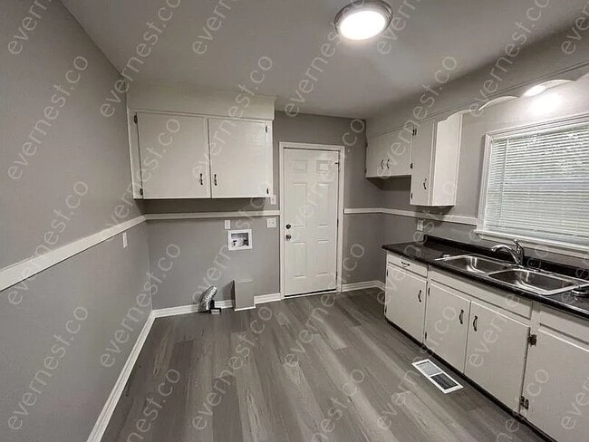 Photo - 1042 Winn St