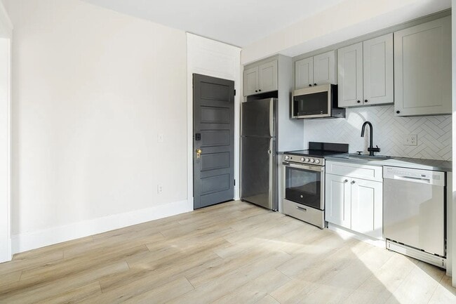 Photo - 1023 N Broadway Unit 304