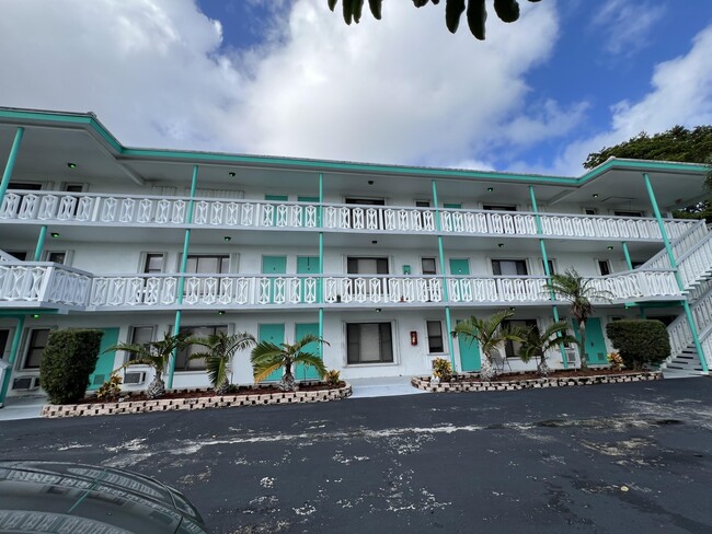 Photo - 131 Shore Ct Unit C1