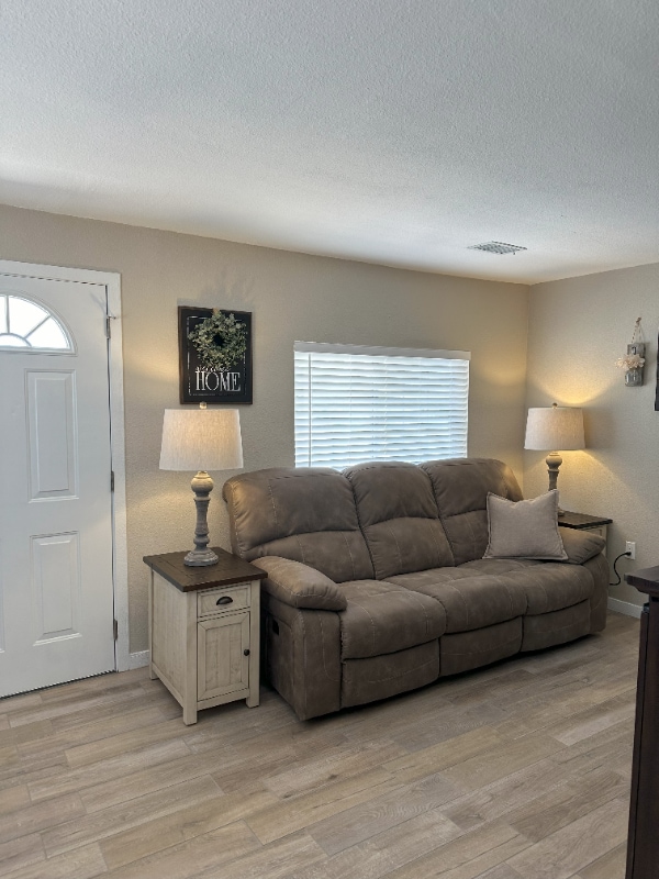 Photo - 1201 Platinum St