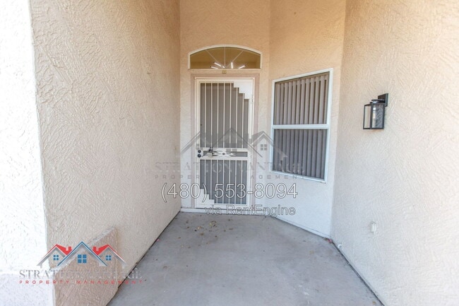 201 W Smoke Tree Rd