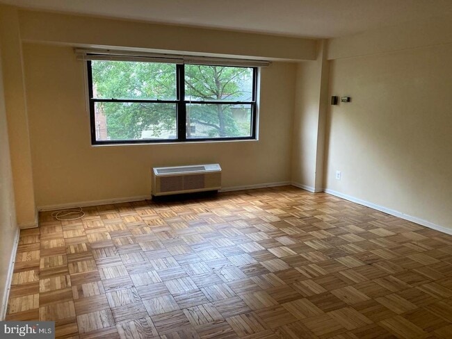 Building Photo - 1801 Clydesdale Pl NW Unit 209