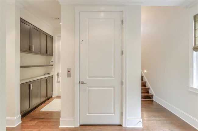 Photo - 1317 Dover Cir NE