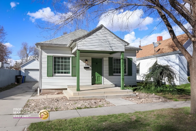 Building Photo - 4 Bedroom Home in Salt Lake City!