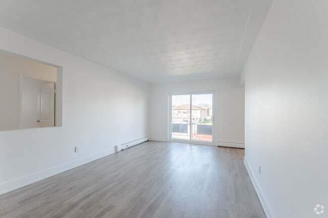 2BR, 1BA - 957SF - Living Room - 195-207 Fifth Avenue & 196-210 Sixth Avenue