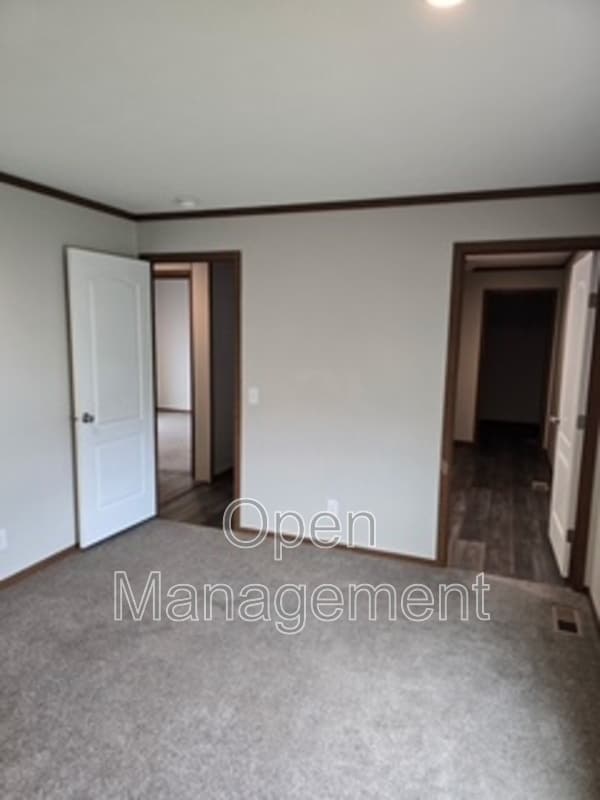 Photo - 511 E 1st St