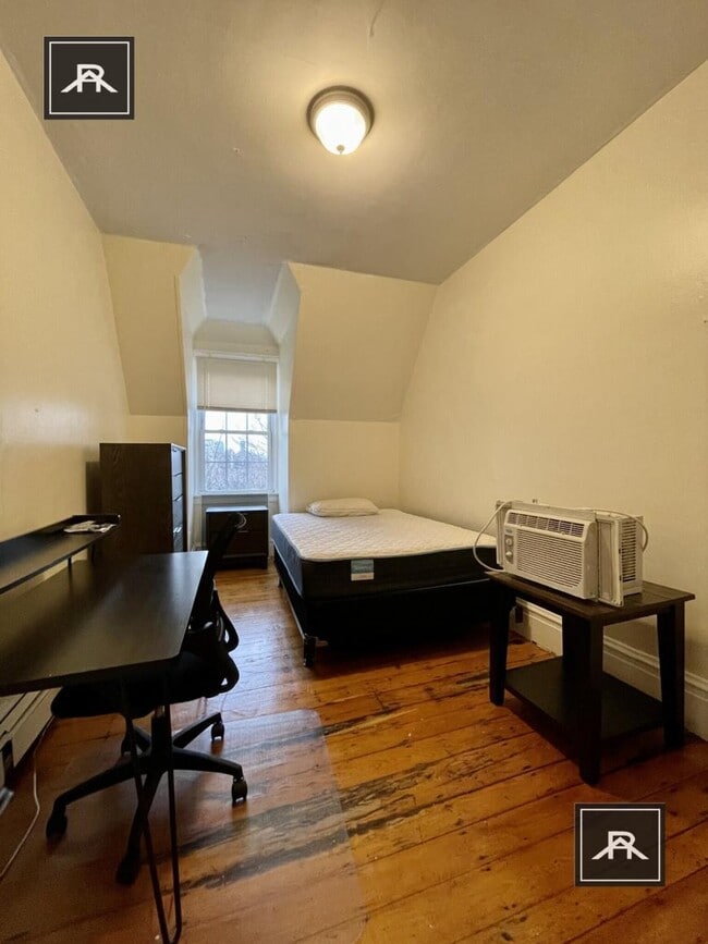 Photo - 4 bedroom in Brookline MA 02446 Unit 3