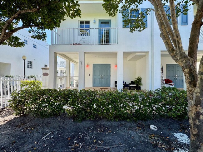 Photo - 932 SW 10th St Townhome