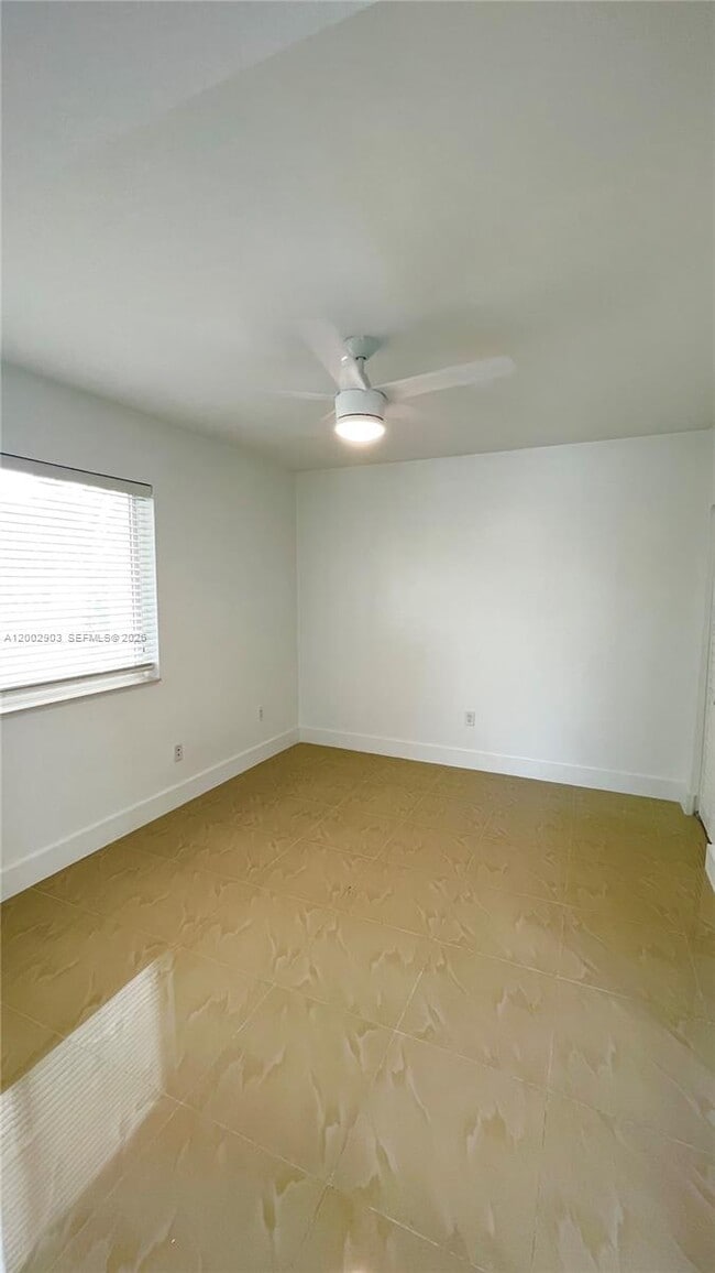 Photo - 8235 Crespi Blvd Unidad 4