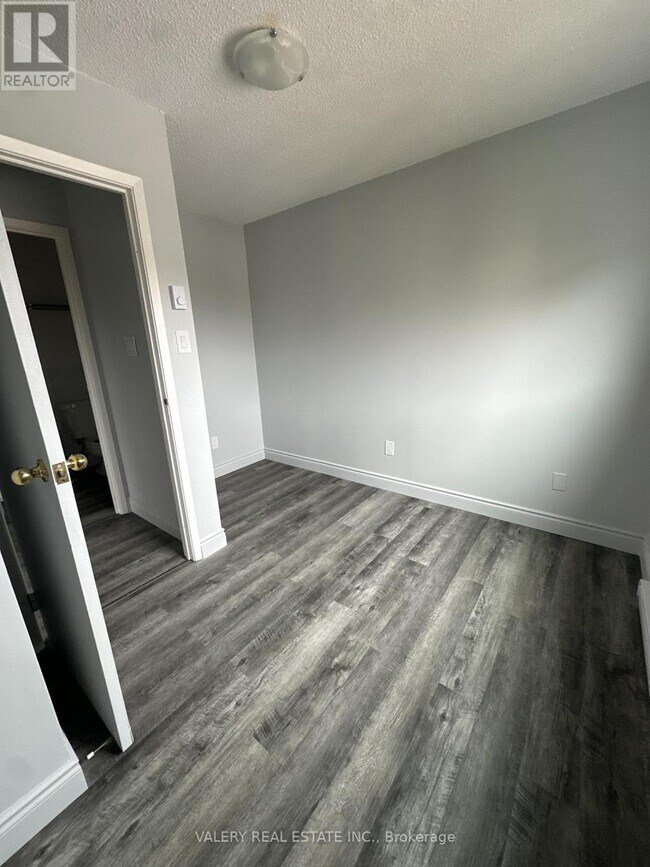 Photo - 7 Lowndes Ave Unit 11