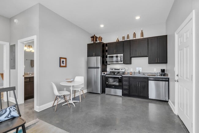 Photo - Bailey Row - 2105