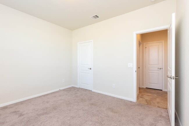 Photo - 10 Log House Ct