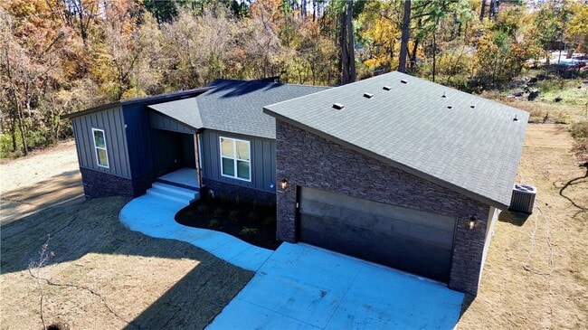 7 Dundonald Ln
