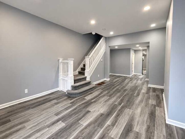 Photo - 2739 W Montgomery Ave