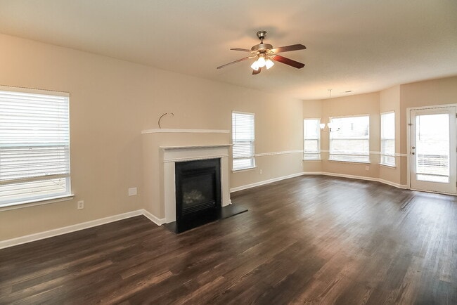 Photo - 1585 Tigris Ct