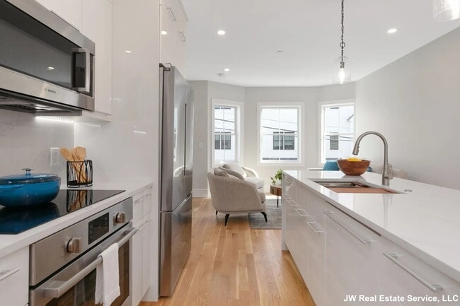 Photo - 23 Berkshire St Unit 2