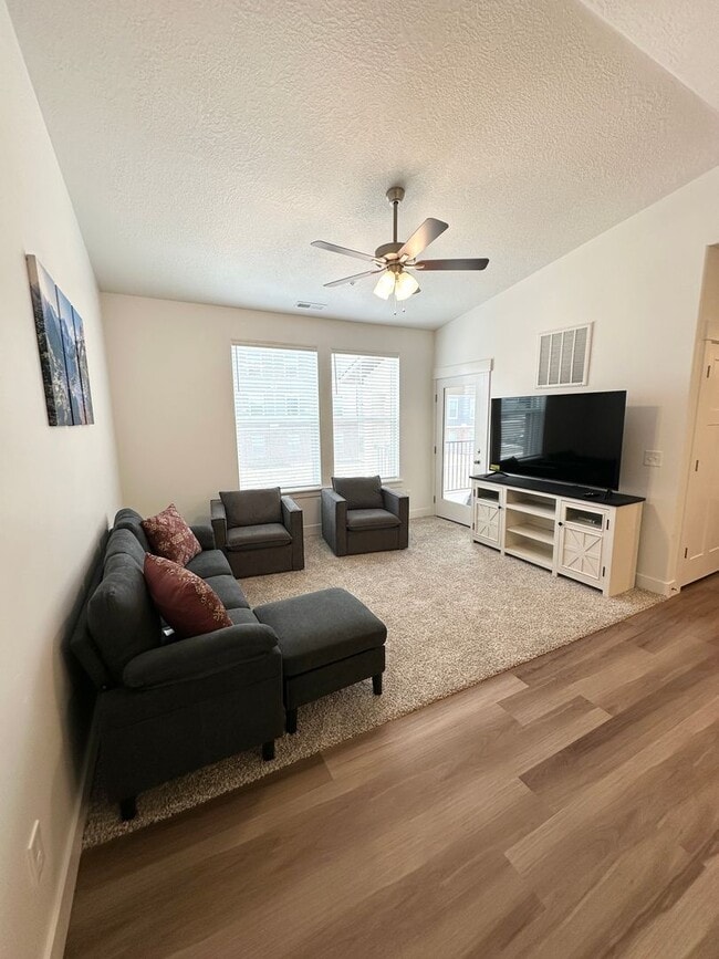 Building Photo - 3 Bed/2 Bathroom Condo in Saratoga Springs Unit #G301