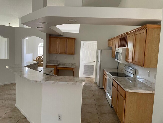 Photo - 601 SW Grove Ave