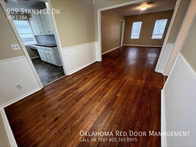 Photo - 909 Stansell Dr