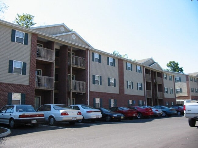 Building Photo - (SUBLEASE ONLY available NOW)1 Bedroom Ava... Unit 02