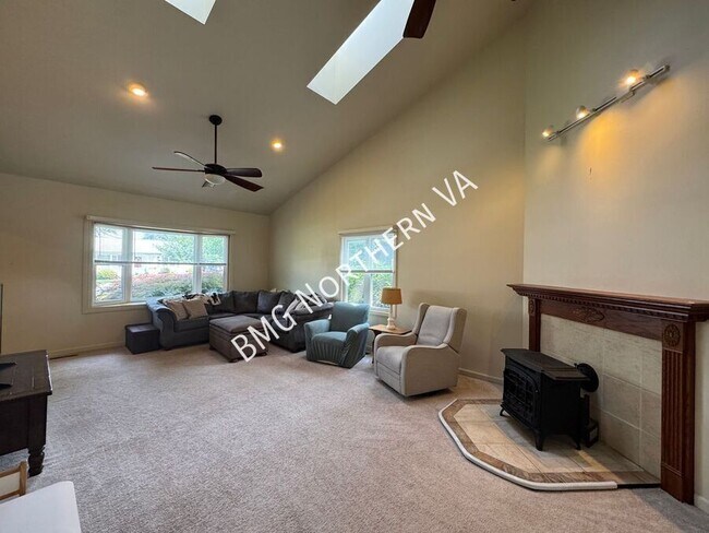 Photo - 8903 Tudor Ln