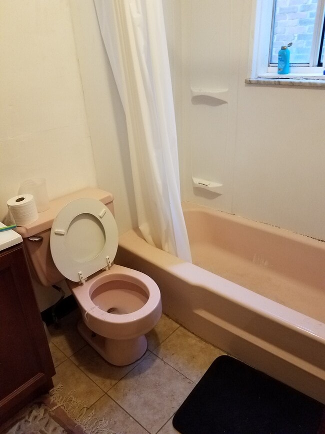 bathroom - 10 Cable Pl