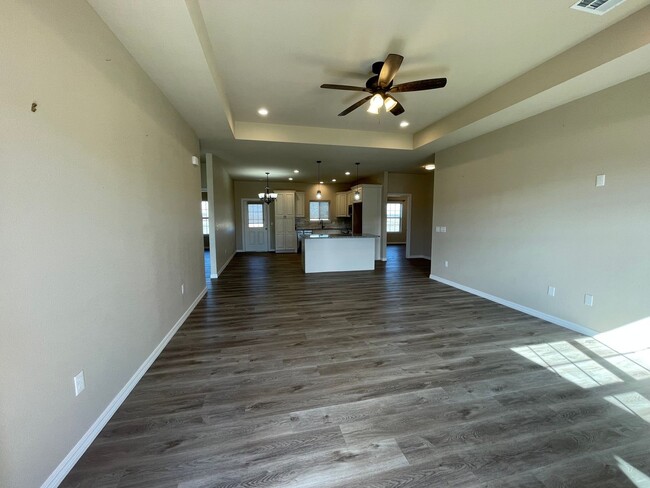 Photo - Spacious 4/2 Located for Convenience