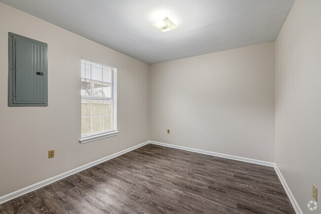 2BR, 1BA - 754SF - Primary Bedroom - Saadi St.