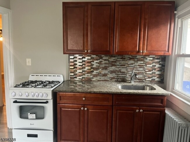 Photo - 672 Mt Hope Ave