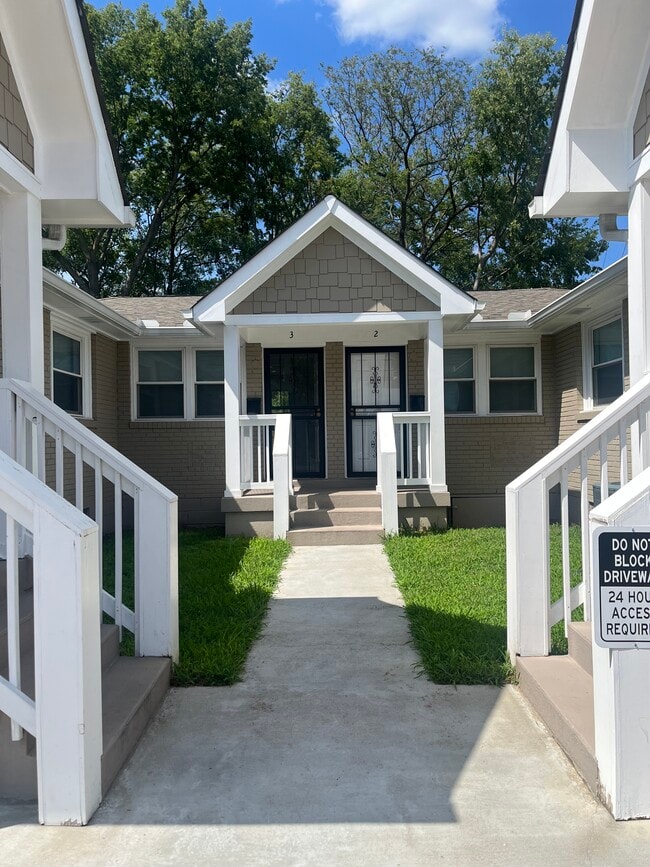 Photo - 124 Fairfield Ave Townhome