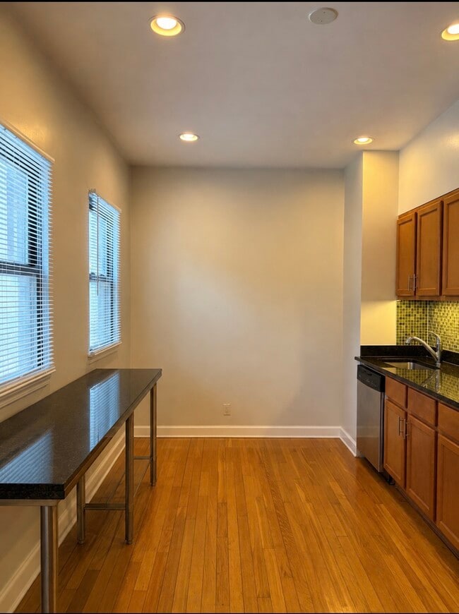 Photo - 1373 W Chicago Ave Unit #2C