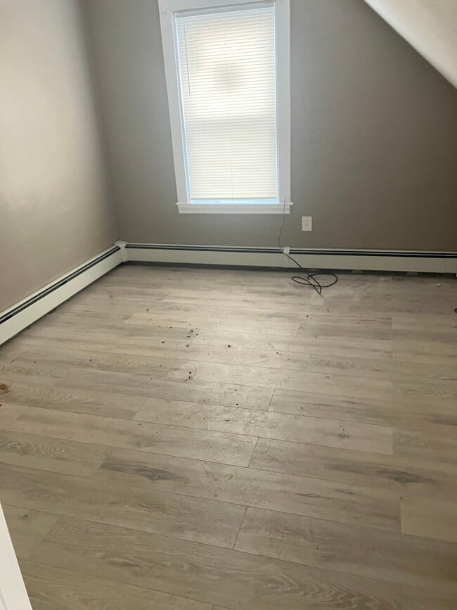 Building Photo - 62 Trafford St