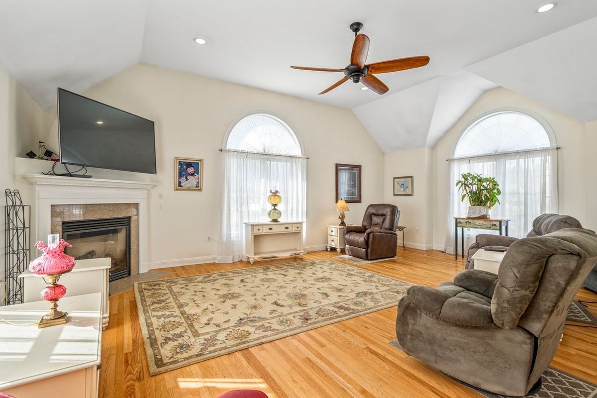 Photo - 20 Ordway Ln