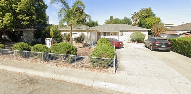 Building Photo - Peaceful 2-Bedroom Duplex with Private Yard & Bonus Studio Shed (San Jose)