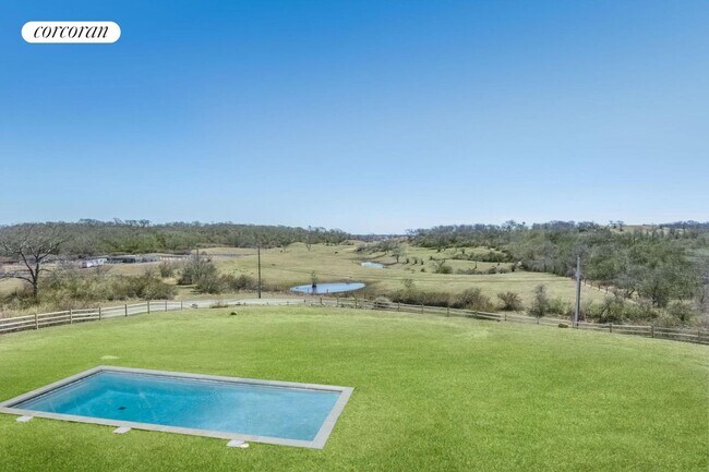 Photo - 109 Startop Dr