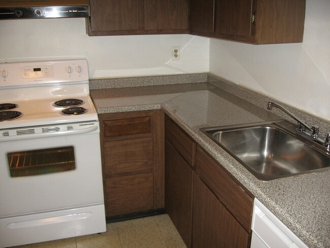 Photo - 37 Academy Ave