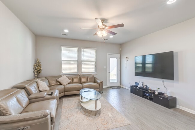 Photo - 2917 Birch Pk Path