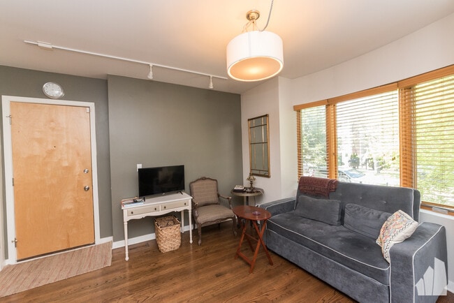 Photo - 2035 W Crystal St Unit 1