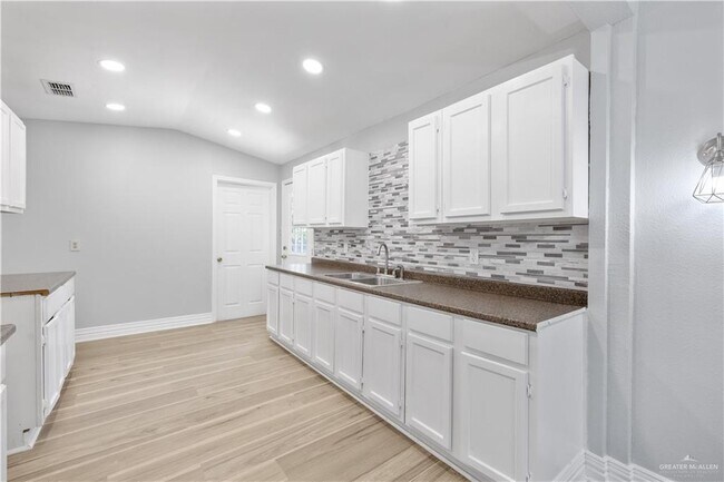 Photo - 22 E Samano St