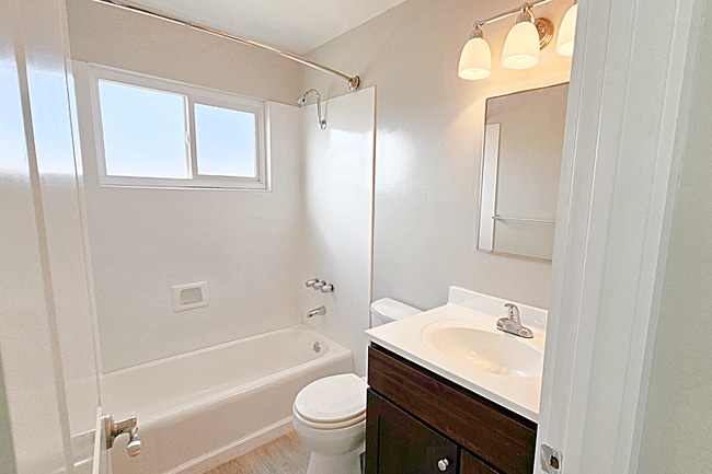 Photo - 569 Smalley Ave Unit 1