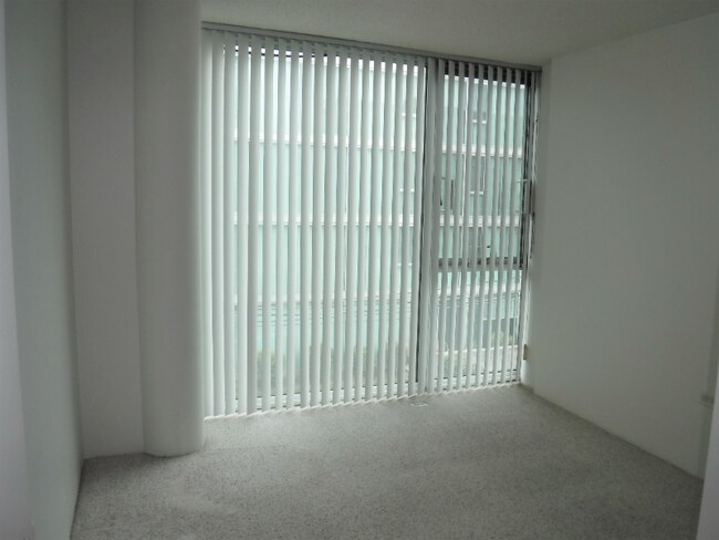 Photo - 3115 S Michigan Ave Rental