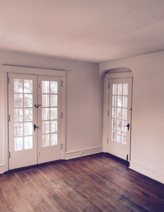 Photo - 1447 Markley St