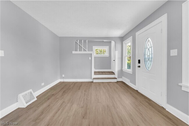 Photo - 19409 Raymond St