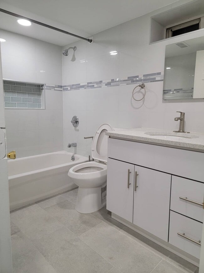 Photo - 57-08 260th St