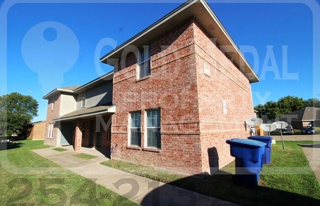 Photo - 306 Creek St