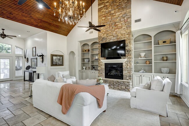 Photo - 1324 Bingle Rd